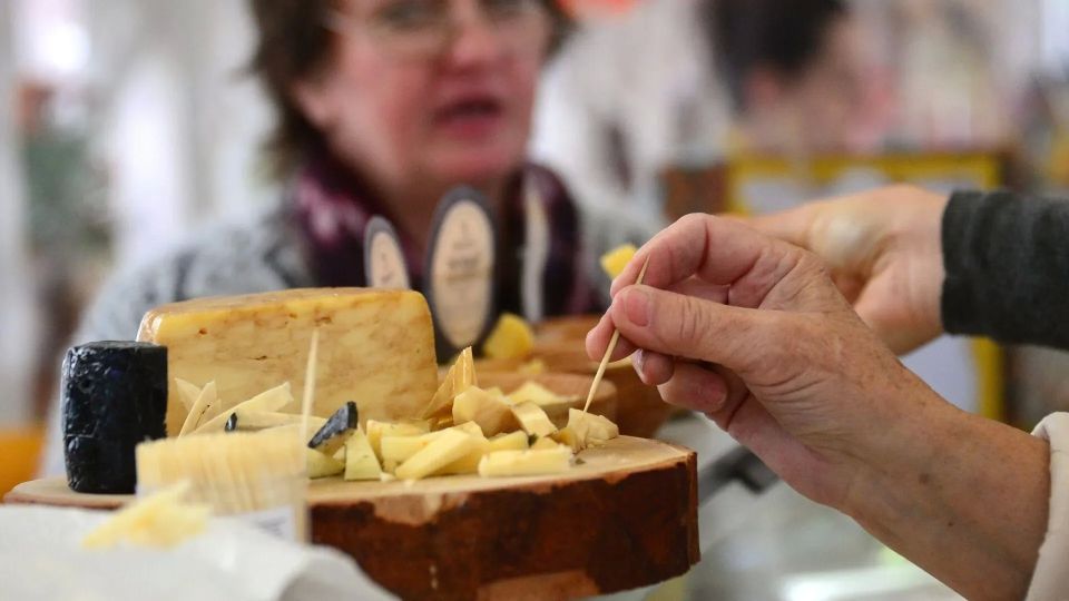 "От этого вкуса аж глаза закатываются": в Роскачестве озвучили лучшие марки сыра
