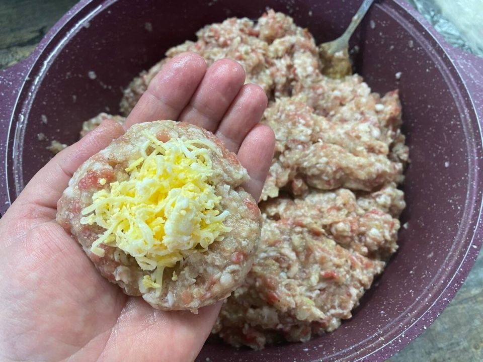 Секреты идеальных мясных зраз: как избежать провала на сковороде