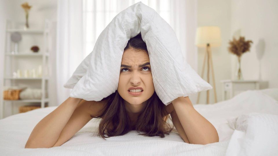 Шумные соседи больше не испортят ваш отдых в отеле: легко решите эту досадную проблему