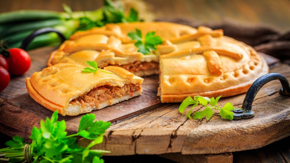 Рыбный пирог никогда не получится сухим с этим чудо-ингредиентом