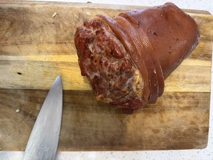 Уникальный рулет в рульке: кулинарный шедевр для гурманов