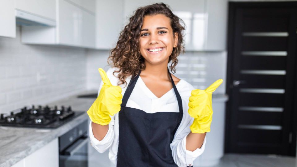 О запахе канализации в квартире забудете навсегда: сделайте это, если уезжаете в отпуск