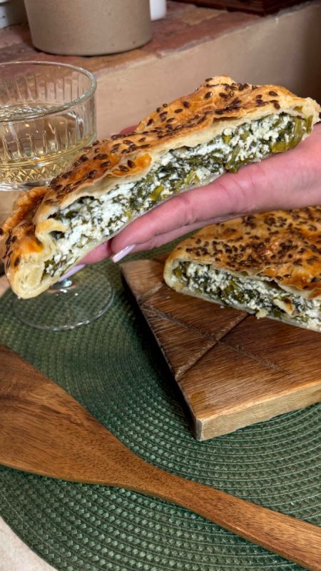 Пирог со шпинатом и сыром: греческие традиции на вашей кухне