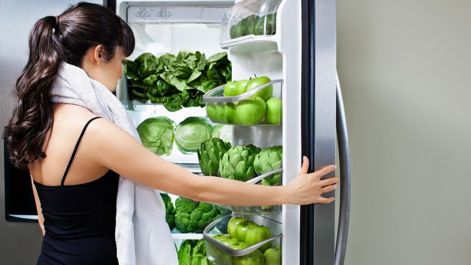 Храните овощи в холодильнике только так: точно не прорастут и не испортятся