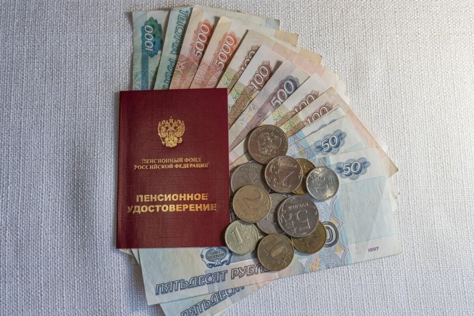 Пенсионерам стоит обратить внимание: для получения субсидий необходимо подавать заявления