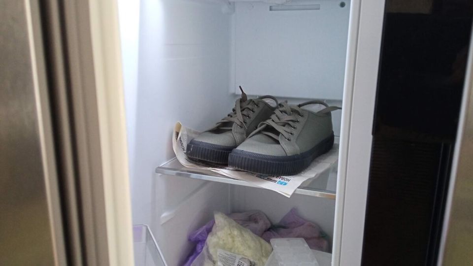 Почему заморозка одежды станет вашим новым спасением от неприятных запахов