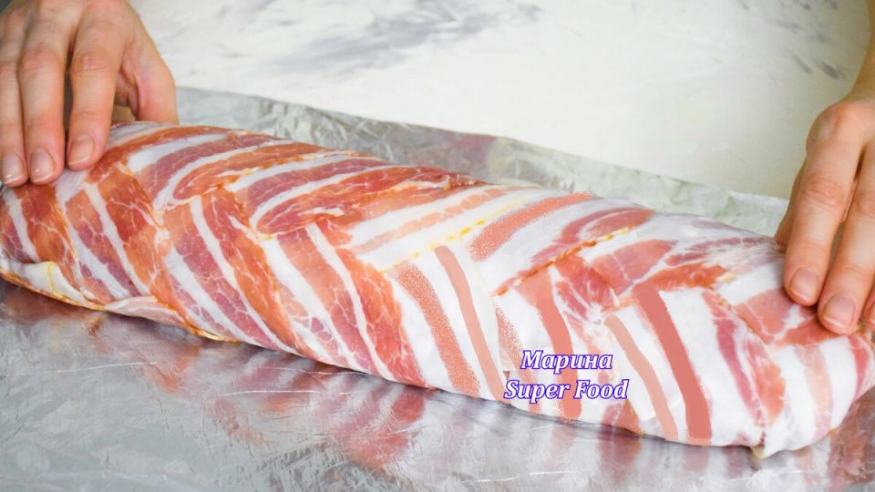 Вдохновение для праздника: превратите закуску в звезду стола с "Полосатым" рулетом