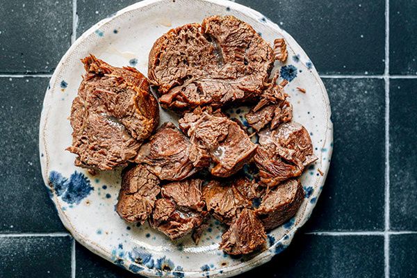 Тушёная говяжья голень: как приготовить ароматное китайское блюдо с богатой историей