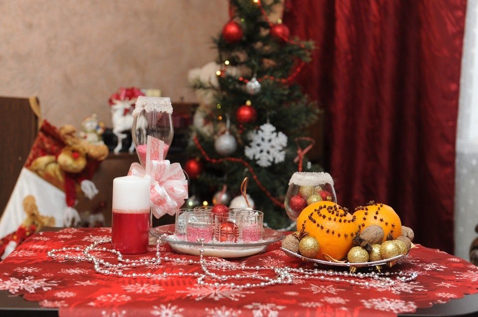 Как создать идеальный новогодний стол без лишних калорий