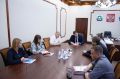 Глава города Кургана Антон Науменко сегодня, 22 мая, встретился с авторской командой Российского военно-исторического общества - скульптором Денисом Стритовичем и архитектором Кириллом Сокольским, которые приехали в Курган...