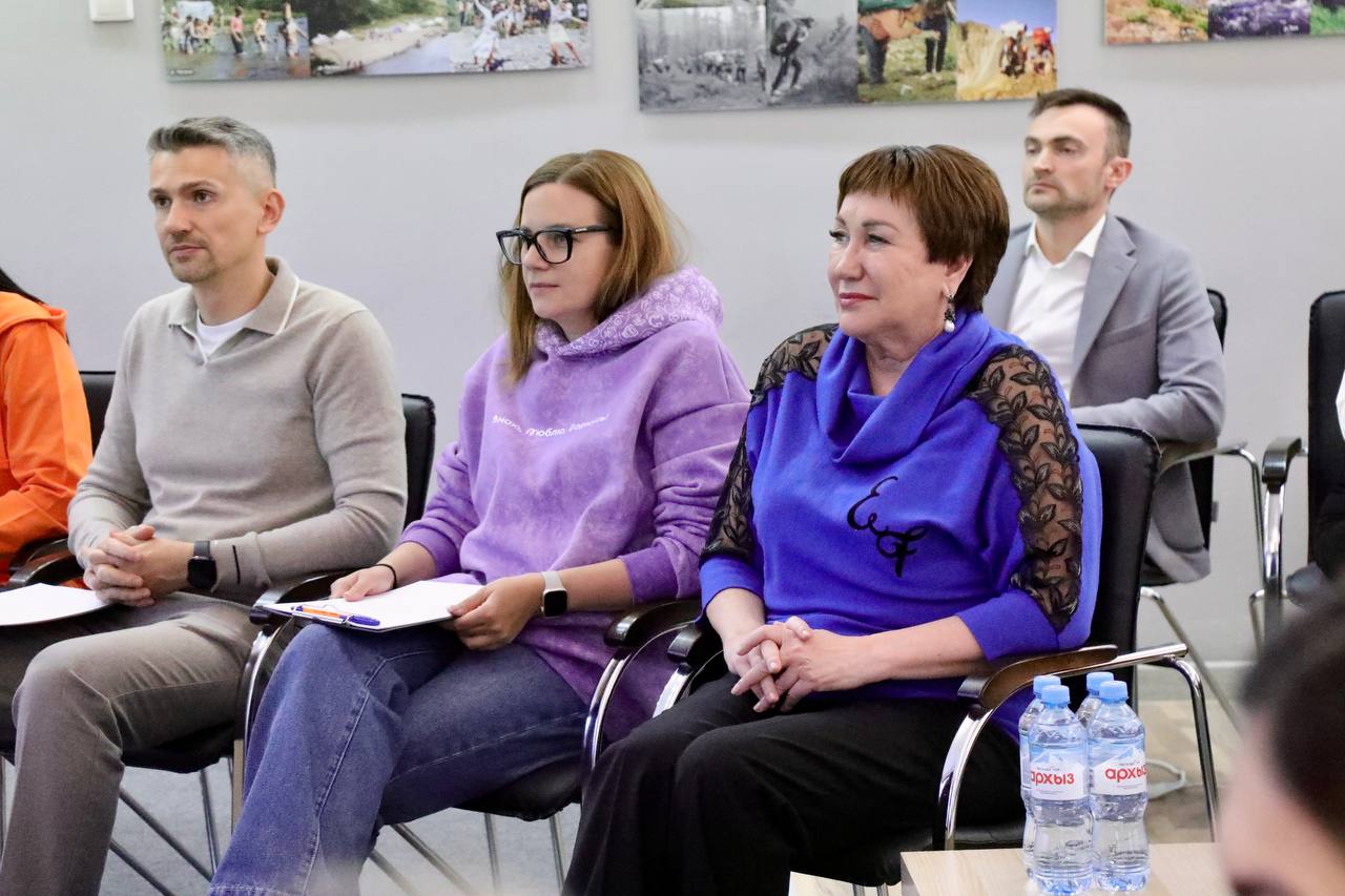 Участники двухдневного экспертного выезда программы Росмолодёжи «Больше, чем путешествие» представили свои туристические проекты, разработанные для Курганской области Участники двухдневного экспертного выезда программы Росмолодёжи «Больше, чем путешествие» представили свои туристические проекты, разработанные для Курганской области