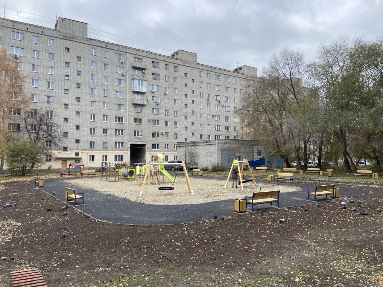 В Кургане завершилось благоустройство общественной территории возле многоквартирного дома №127 по улице М. Горького. На месте старого корта теперь располагается современная зона отдыха, созданная благодаря инициативе... В Кургане завершилось благоустройство общественной территории возле многоквартирного дома №127 по улице М. Горького. На месте старого корта теперь располагается современная зона отдыха, созданная благодаря инициативе...