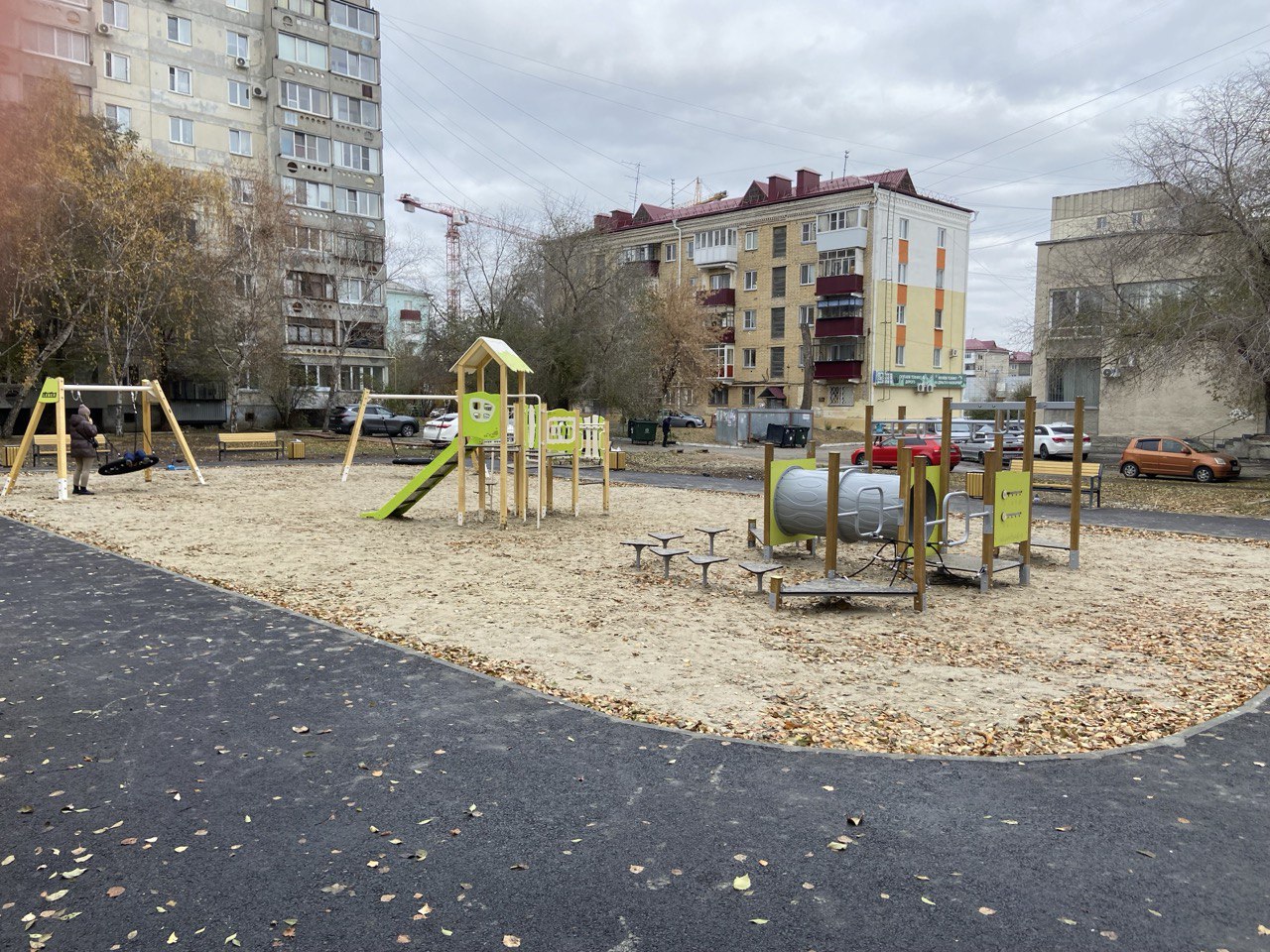 В Кургане завершилось благоустройство общественной территории возле многоквартирного дома №127 по улице М. Горького. На месте старого корта теперь располагается современная зона отдыха, созданная благодаря инициативе...