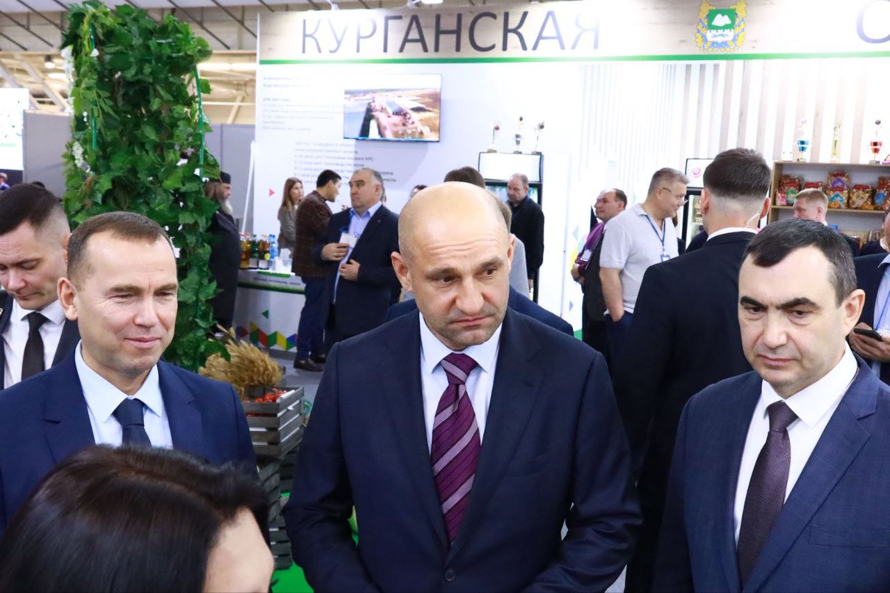 Заместитель Министра сельского хозяйства РФ Роман Некрасов отметил Курганскую область, как лидера в Уральском федеральном округе по ряду ключевых показателей - вводу в оборот неиспользуемой пашни, производству масличных ... Заместитель Министра сельского хозяйства РФ Роман Некрасов отметил Курганскую область, как лидера в Уральском федеральном округе по ряду ключевых показателей - вводу в оборот неиспользуемой пашни, производству масличных ...