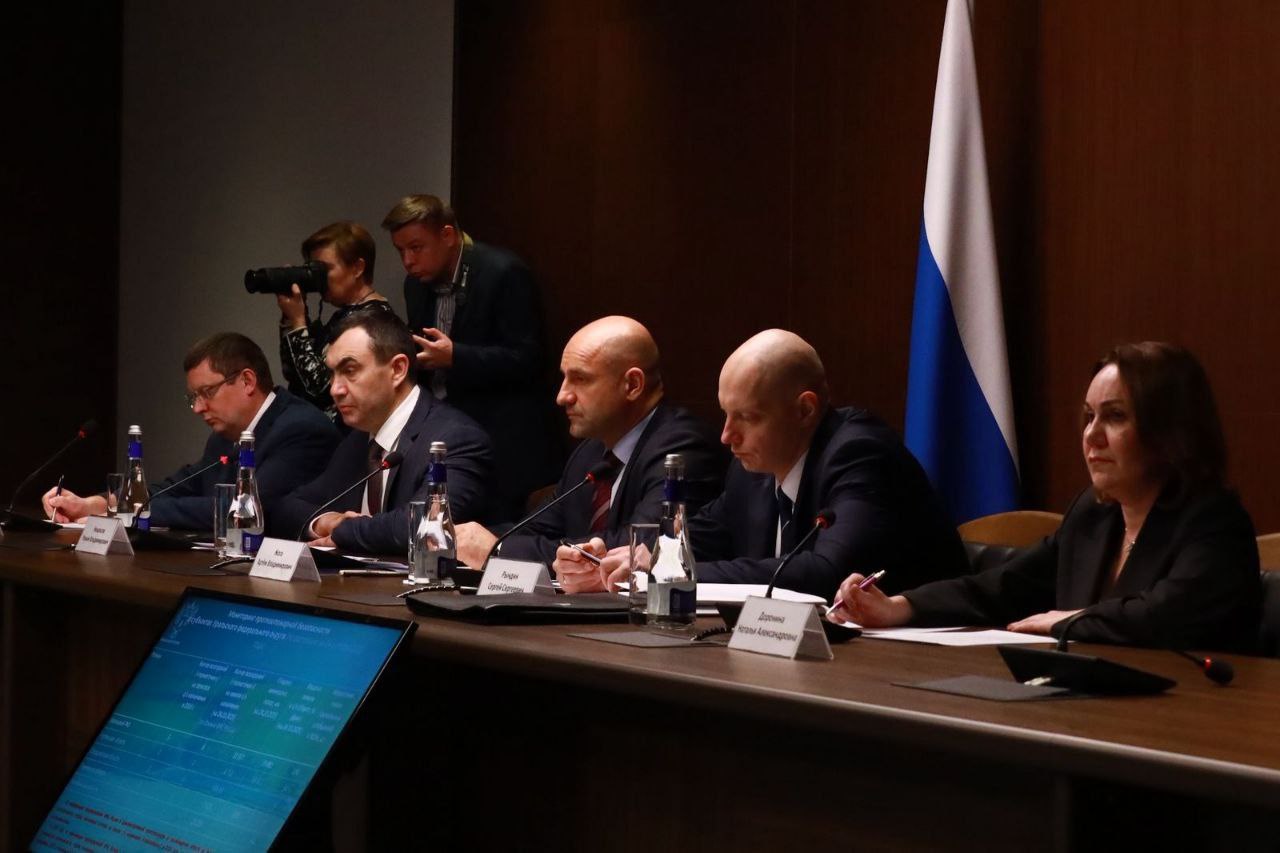 Заместитель Министра сельского хозяйства РФ Роман Некрасов отметил Курганскую область, как лидера в Уральском федеральном округе по ряду ключевых показателей - вводу в оборот неиспользуемой пашни, производству масличных ... Заместитель Министра сельского хозяйства РФ Роман Некрасов отметил Курганскую область, как лидера в Уральском федеральном округе по ряду ключевых показателей - вводу в оборот неиспользуемой пашни, производству масличных ...