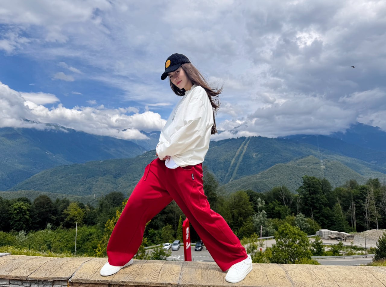 В курганском мультицентре «Смолин» 2 ноября выступит вице-чемпионка России по лайфлупингу 2025 года, профессиональная вокалистка и педагог Анастасия Бобровка