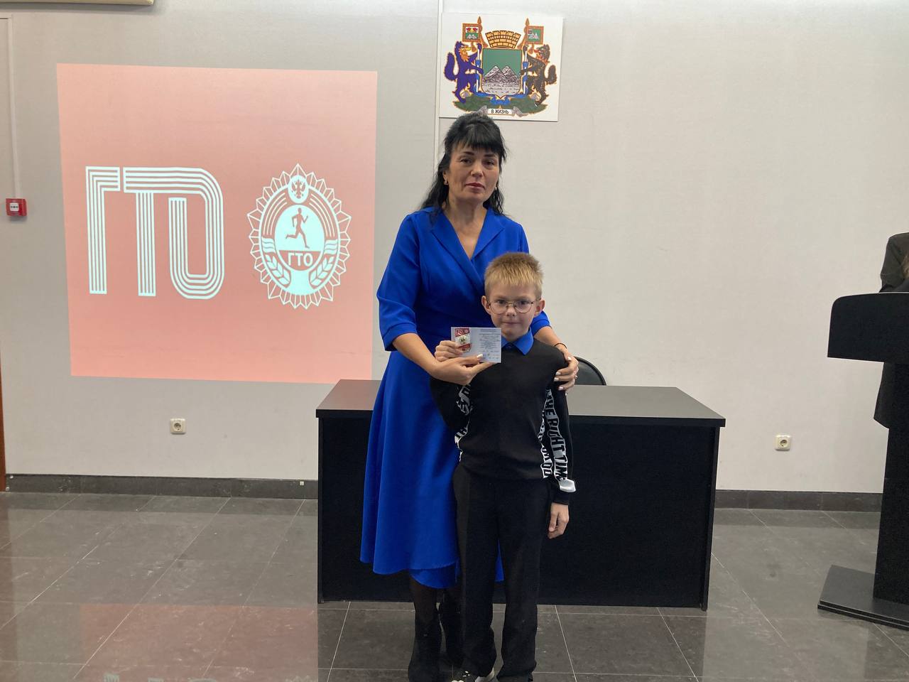 В департаменте социальной политики администрации города Кургана состоялось торжественное вручение золотых знаков отличия Всероссийского физкультурно-оздоровительного комплекса «Готов к труду и обороне» В департаменте социальной политики администрации города Кургана состоялось торжественное вручение золотых знаков отличия Всероссийского физкультурно-оздоровительного комплекса «Готов к труду и обороне»