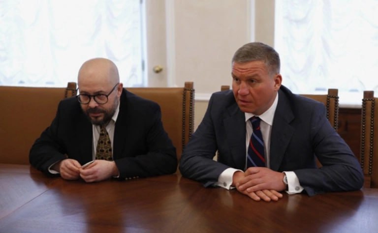 Росимущество прямо или косвенно стало владельцем некоторых активов, бенефициарами которых до передачи в госсобственность были бизнесмены Алексей Бобров и Артем Биков, сообщает «Интерфакс» со ссылкой на данные ЕГРЮЛ