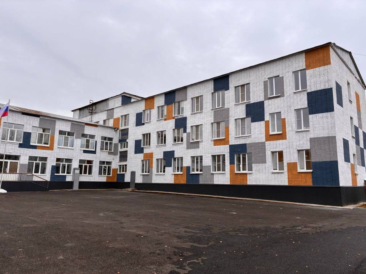 В Шадринске завершили благоустройство парка у ДК «Созвездие» в Новом поселке В Шадринске завершили благоустройство парка у ДК «Созвездие» в Новом поселке