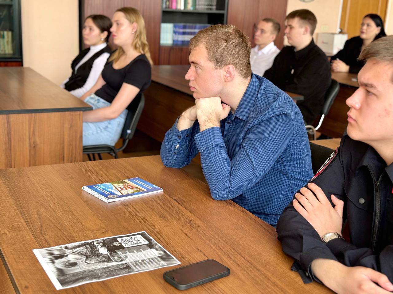 Сегодня на ознакомительной экскурсии в следственном управлении СК России по Курганской области побывали студенты 2 курса по специальностям «Юриспруденция» и «Правоохранительная деятельность» филиала Южно-Уральского колледжа Сегодня на ознакомительной экскурсии в следственном управлении СК России по Курганской области побывали студенты 2 курса по специальностям «Юриспруденция» и «Правоохранительная деятельность» филиала Южно-Уральского колледжа