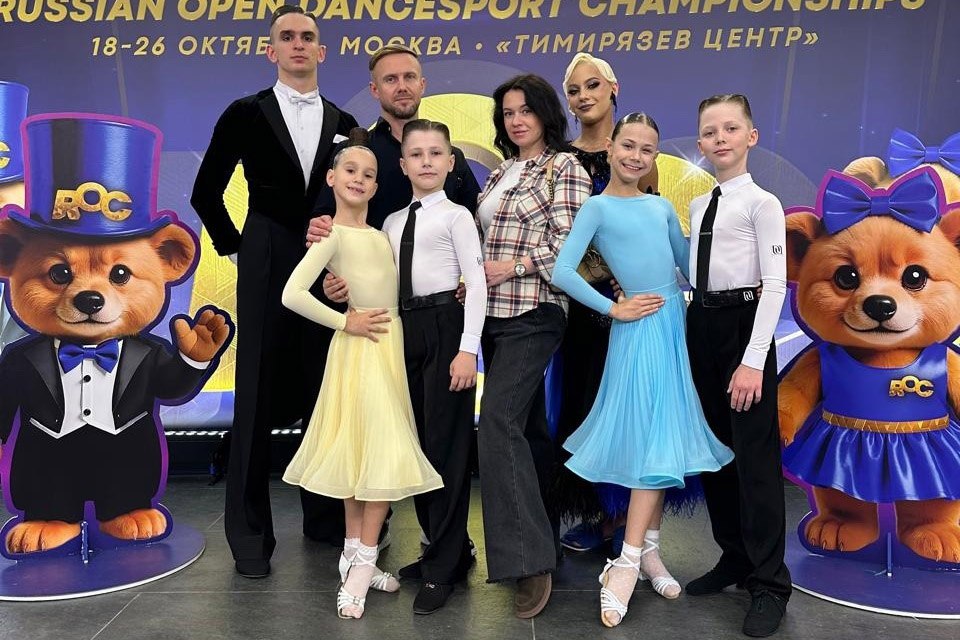 На Всероссийских соревнованиях по танцевальному спорту ROC-2025 в Москве воспитанники курганской ДЮСШ №1 показали блестящие результаты На Всероссийских соревнованиях по танцевальному спорту ROC-2025 в Москве воспитанники курганской ДЮСШ №1 показали блестящие результаты