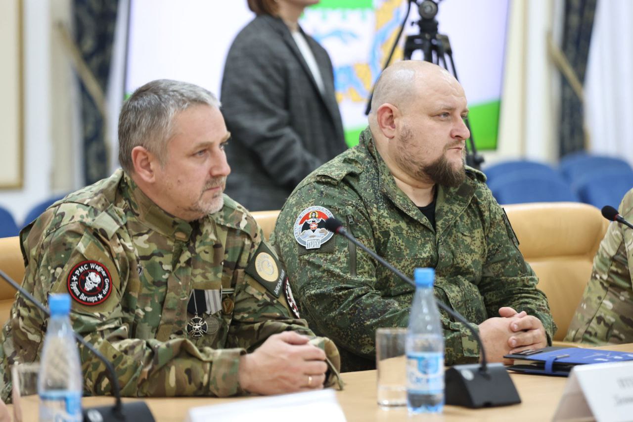 Губернатор Курганской области Вадим Шумков обсудил с представителями общественных организаций и активистами региона, среди которых участники программы «Сила V Героях», поддержку и реабилитацию бойцов спецоперации, подходы к... Губернатор Курганской области Вадим Шумков обсудил с представителями общественных организаций и активистами региона, среди которых участники программы «Сила V Героях», поддержку и реабилитацию бойцов спецоперации, подходы к...