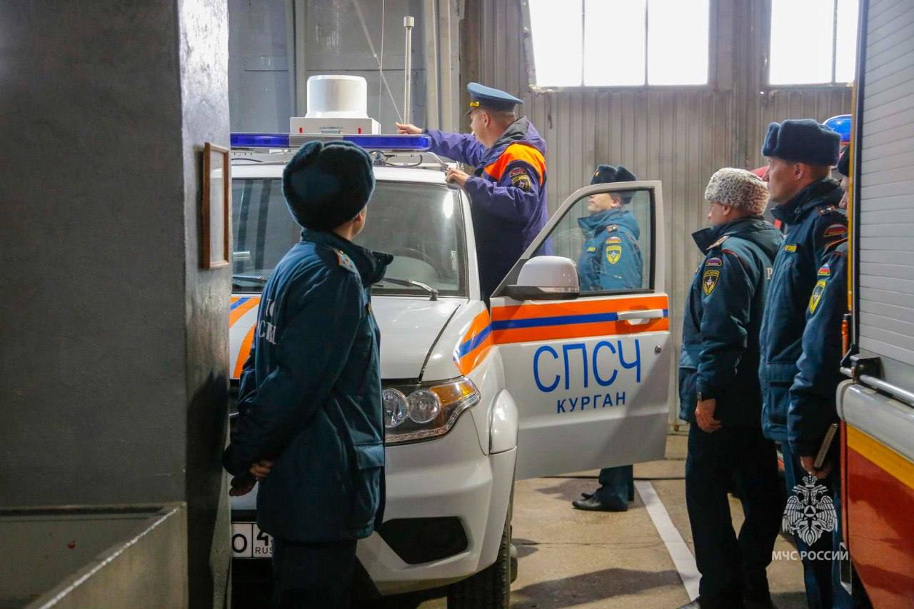 Глава зауральского чрезвычайного ведомства оценил готовность перехода техники подразделений к эксплуатации в зимний период Глава зауральского чрезвычайного ведомства оценил готовность перехода техники подразделений к эксплуатации в зимний период