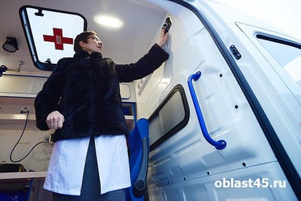 В Курганской области при столкновении такси и маршрутки погиб водитель