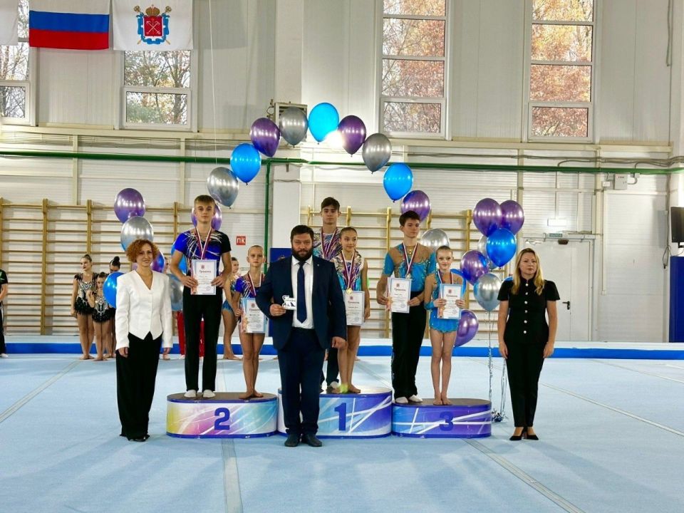 Курганские спортсмены вошли в десятку лучших на Всероссийских соревнованиях по спортивной акробатике Курганские спортсмены вошли в десятку лучших на Всероссийских соревнованиях по спортивной акробатике