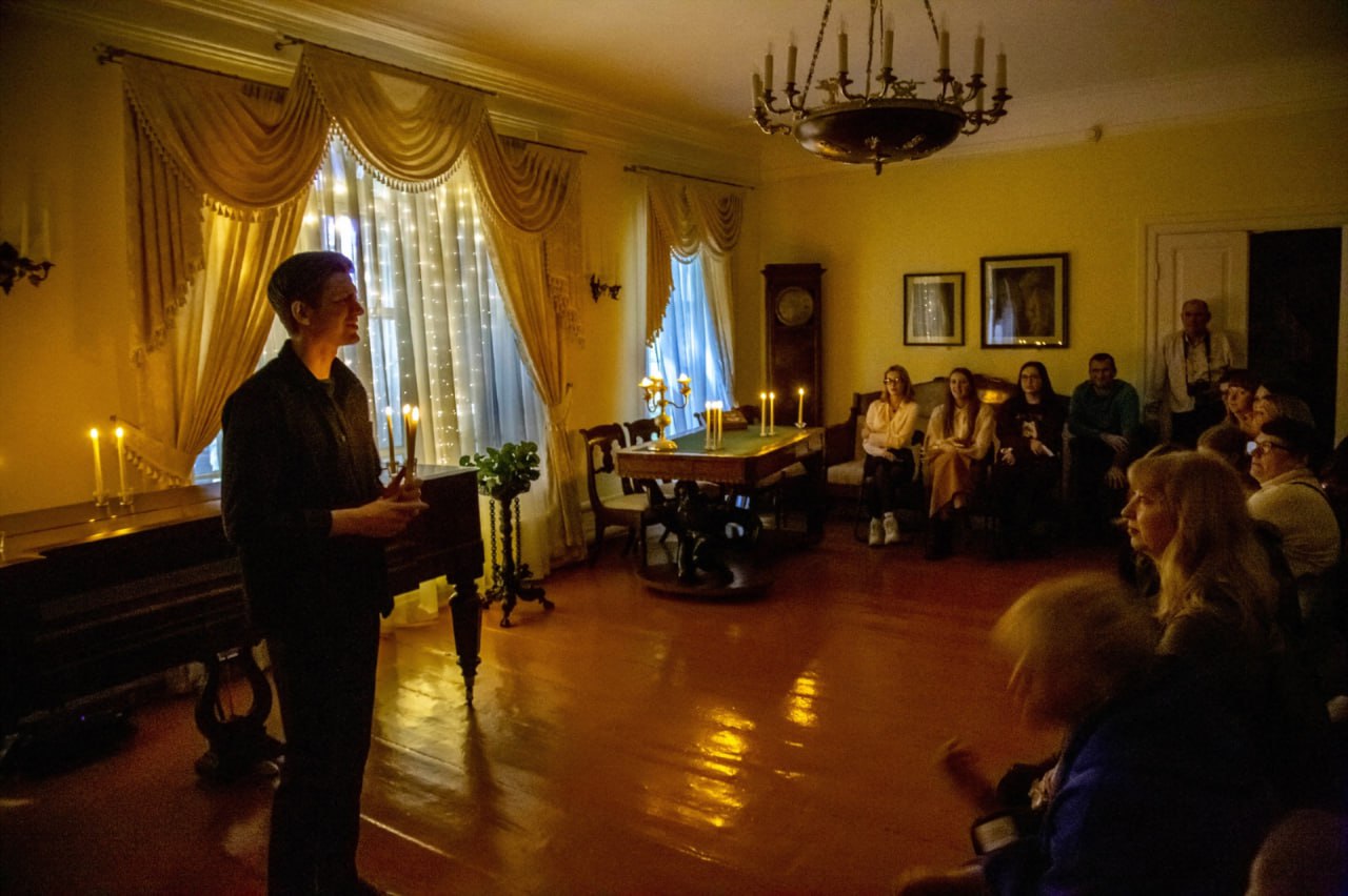 Около 2800 человек в Курганской области стали участниками ежегодной Всероссийской акции «Ночь искусств-2025», среди них студенты, многодетные семьи, семьи участников СВО и другие жители и гости региона