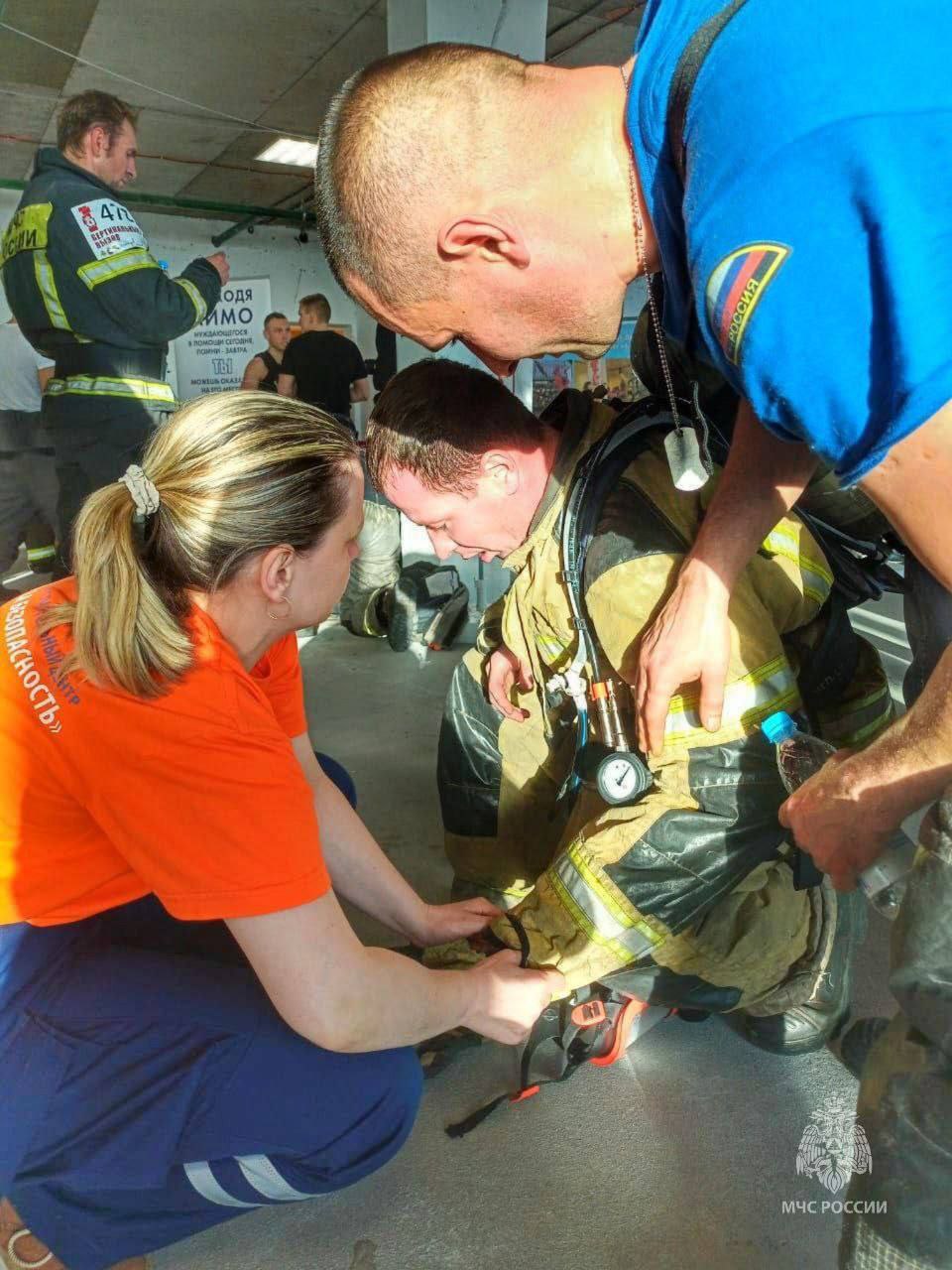 В День народного единства 478 спасателей взяли новую высоту в Санкт-Петербурге: здесь прошли IX Международные соревнования «Вертикальный вызов» памяти Евгения Николаевича Зиничева В День народного единства 478 спасателей взяли новую высоту в Санкт-Петербурге: здесь прошли IX Международные соревнования «Вертикальный вызов» памяти Евгения Николаевича Зиничева