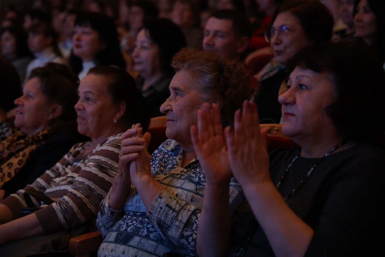 В Курганской филармонии состоялся концерт творческих коллективов и солистов Северо-Казахстанской областной филармонии им. Акана Серы из города Петропавловск Республики Казахстан В Курганской филармонии состоялся концерт творческих коллективов и солистов Северо-Казахстанской областной филармонии им. Акана Серы из города Петропавловск Республики Казахстан