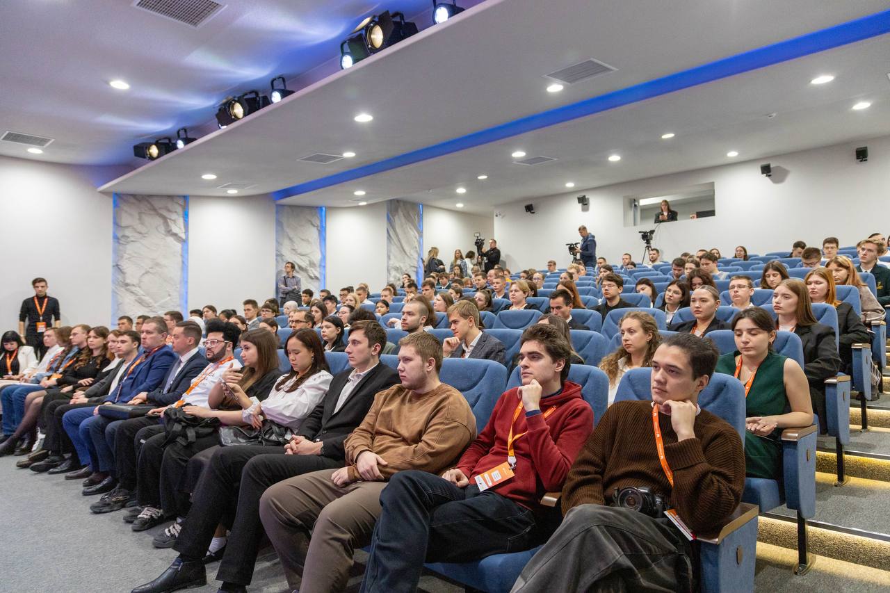 В Волгограде начал работу форум «Юг России на страже продовольственной безопасности страны» В Волгограде начал работу форум «Юг России на страже продовольственной безопасности страны»