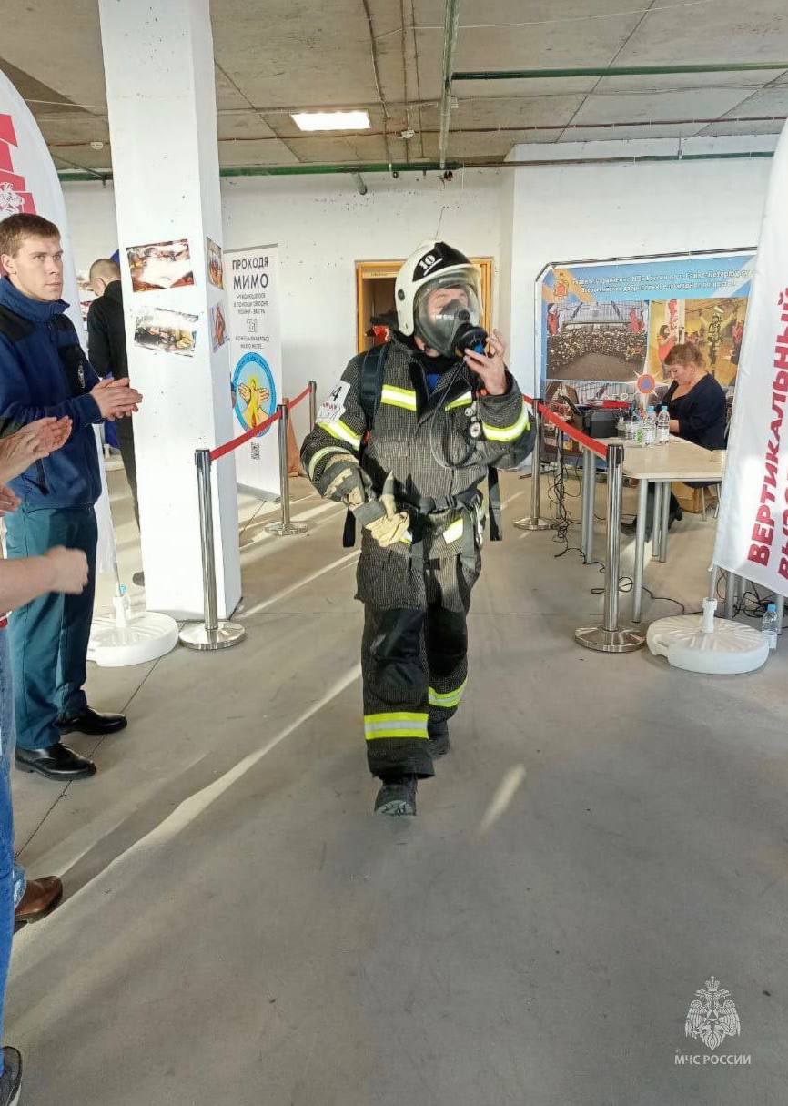 В День народного единства 478 спасателей взяли новую высоту в Санкт-Петербурге: здесь прошли IX Международные соревнования «Вертикальный вызов» памяти Евгения Николаевича Зиничева В День народного единства 478 спасателей взяли новую высоту в Санкт-Петербурге: здесь прошли IX Международные соревнования «Вертикальный вызов» памяти Евгения Николаевича Зиничева