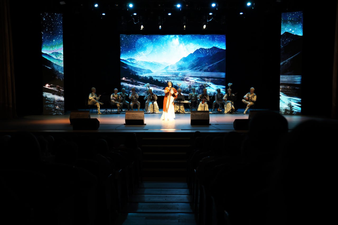 В Курганской филармонии состоялся концерт творческих коллективов и солистов Северо-Казахстанской областной филармонии им. Акана Серы из города Петропавловск Республики Казахстан В Курганской филармонии состоялся концерт творческих коллективов и солистов Северо-Казахстанской областной филармонии им. Акана Серы из города Петропавловск Республики Казахстан