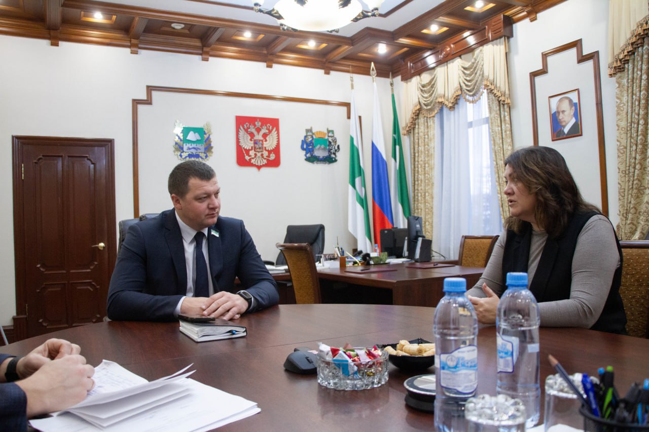 Антон Науменко: Подписали соглашение о сотрудничестве с ректором Курганского государственного университета Надеждой Дубив Антон Науменко: Подписали соглашение о сотрудничестве с ректором Курганского государственного университета Надеждой Дубив