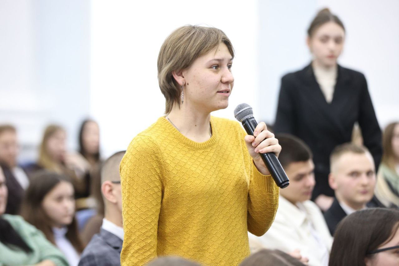 Губернатор Вадим Шумков встретился со студентами вузов Курганской области Губернатор Вадим Шумков встретился со студентами вузов Курганской области