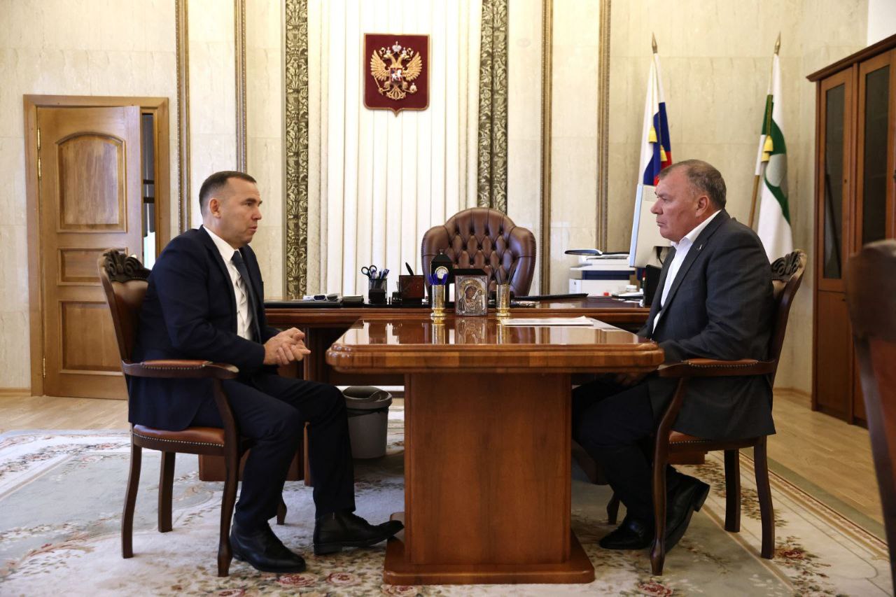 Губернатор Курганской области Вадим Шумков провёл рабочую встречу с депутатом Государственной Думы Александром Ремезковым