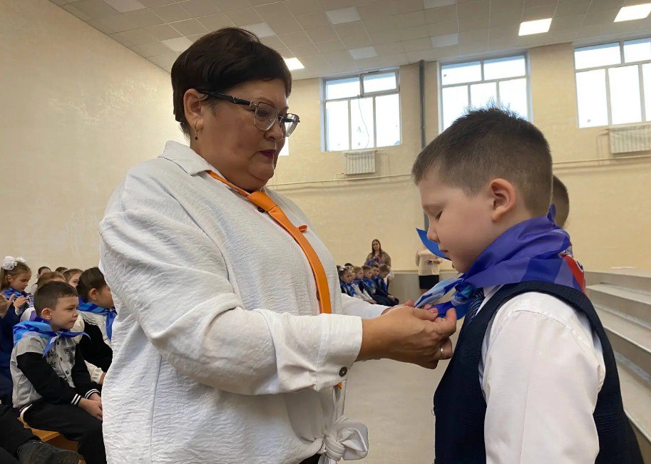 Двойной праздник. Ряды Орлят России пополнились курганскими первоклассниками Двойной праздник. Ряды Орлят России пополнились курганскими первоклассниками