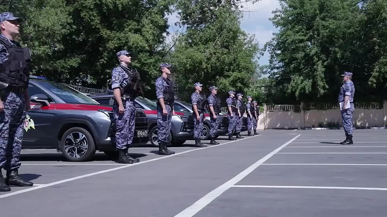 Видео от Росгвардии. Управление Росгвардии по Курганской области приглашает на службу в подразделения вневедомственной охраны тех, кто готов обеспечивать общественный порядок, защищать законные права и интересы граждан