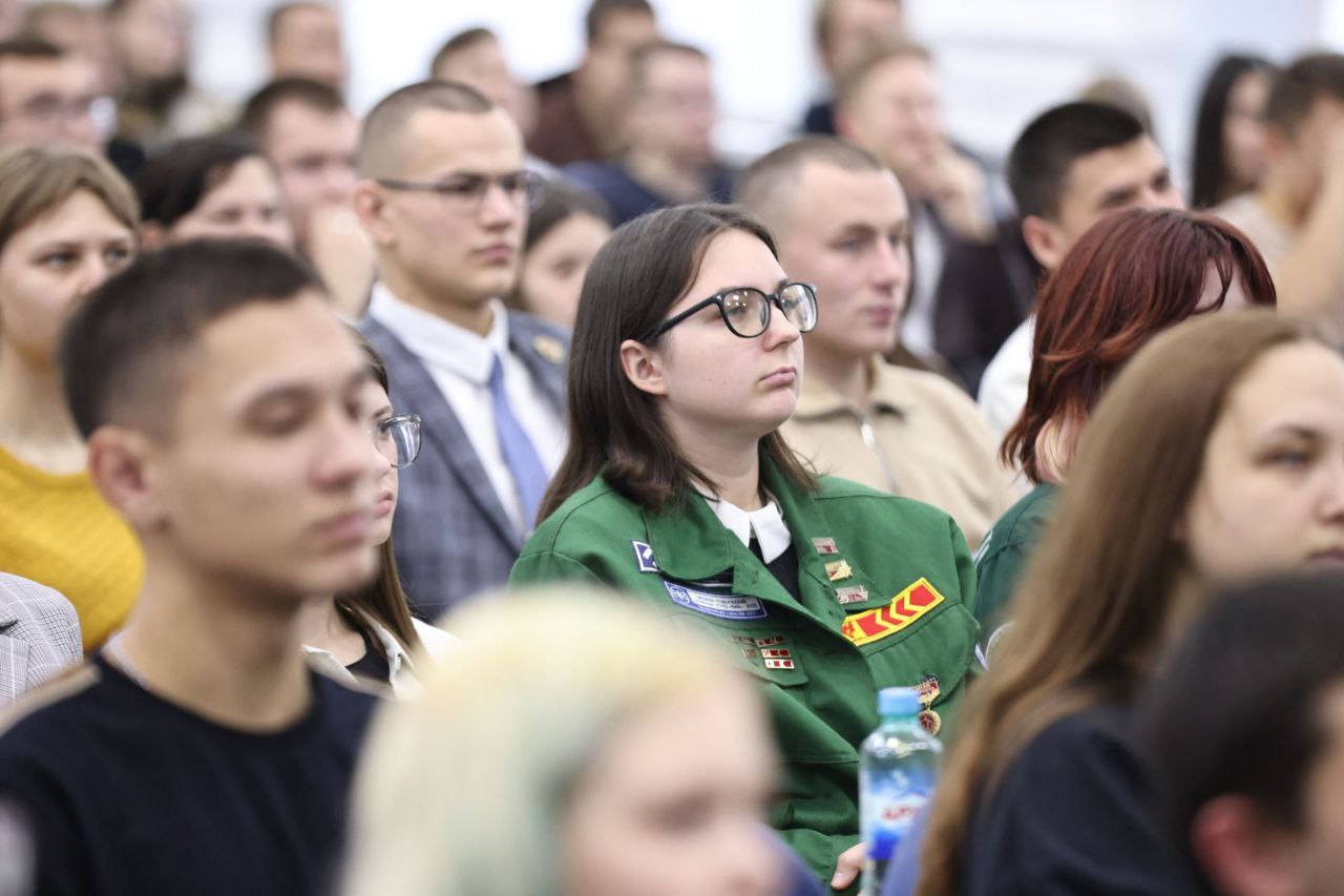 Губернатор Вадим Шумков встретился со студентами вузов Курганской области Губернатор Вадим Шумков встретился со студентами вузов Курганской области