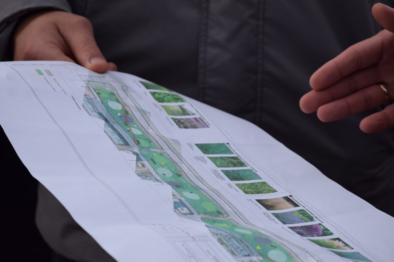 Сегодня глава города Курган Антон Науменко провёл свой очередной рабочий объезд, в рамках которого посетил несколько важных для города объектов, где в настоящий момент завершаются ремонтные и строительные работы Сегодня глава города Курган Антон Науменко провёл свой очередной рабочий объезд, в рамках которого посетил несколько важных для города объектов, где в настоящий момент завершаются ремонтные и строительные работы