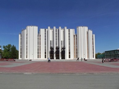 Сотрудники отдела полиции № 3 УМВД России по г. Кургану поздравили ветеранов и семьи сотрудников с профессиональным праздников