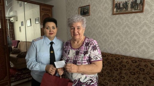 Начальник зауральского УМВД наградил победителей регионального этапа Всероссийского конкурса детского рисунка "Мои родители работают в полиции" Накануне в...