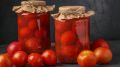 Помидоры в банке больше не потрескаются, если применить один трюк: совет ушлых хозяек