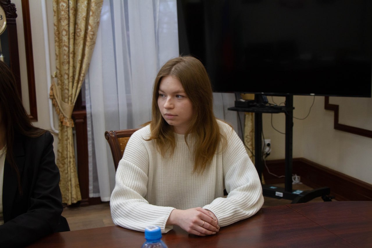 Антон Науменко: Сегодня встретился со студентами Института экономики и права КГУ, которые с октября проходят стажировку в органах местного самоуправления Антон Науменко: Сегодня встретился со студентами Института экономики и права КГУ, которые с октября проходят стажировку в органах местного самоуправления