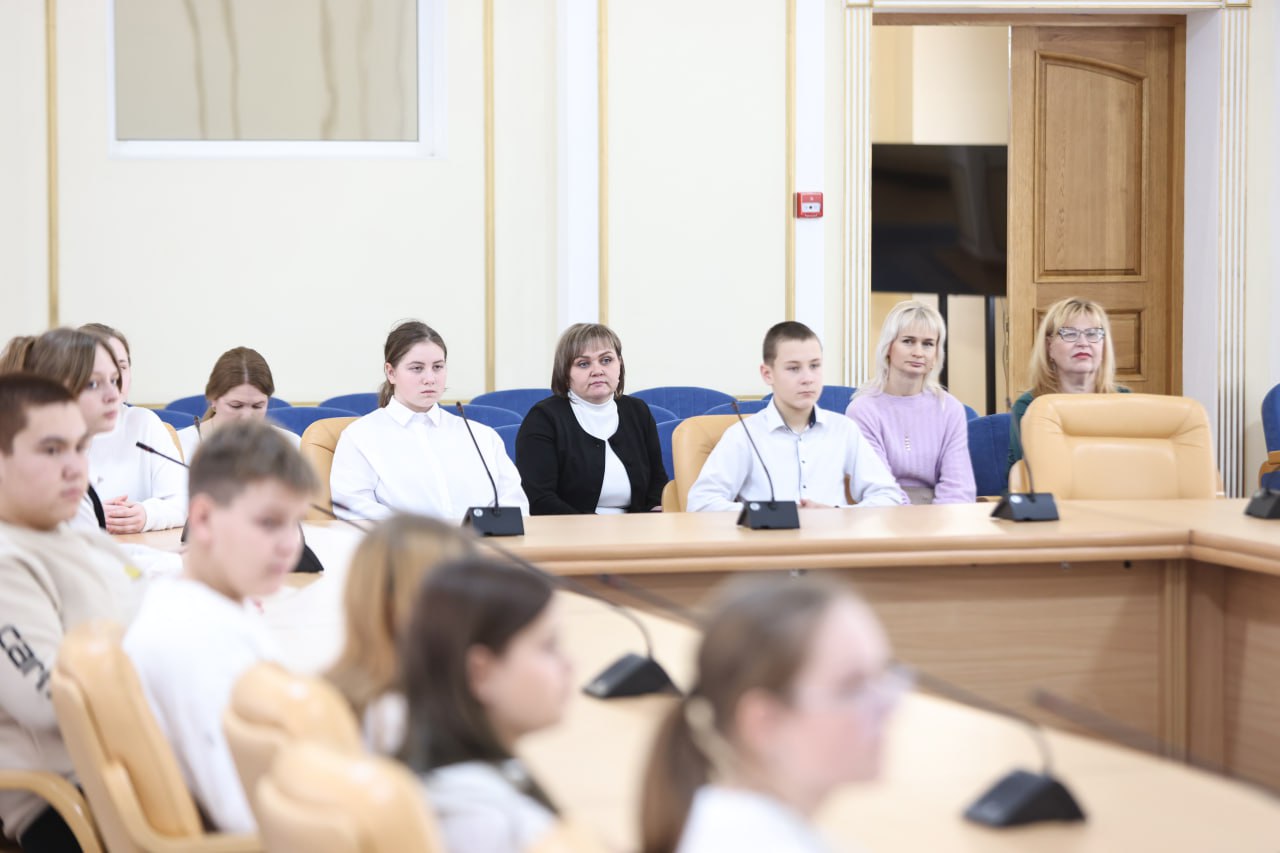 Школьники Каргапольского и Куртамышского округов познакомились с потенциалом региона в рамках образовательного тура «Курган – возможности роста» Школьники Каргапольского и Куртамышского округов познакомились с потенциалом региона в рамках образовательного тура «Курган – возможности роста»