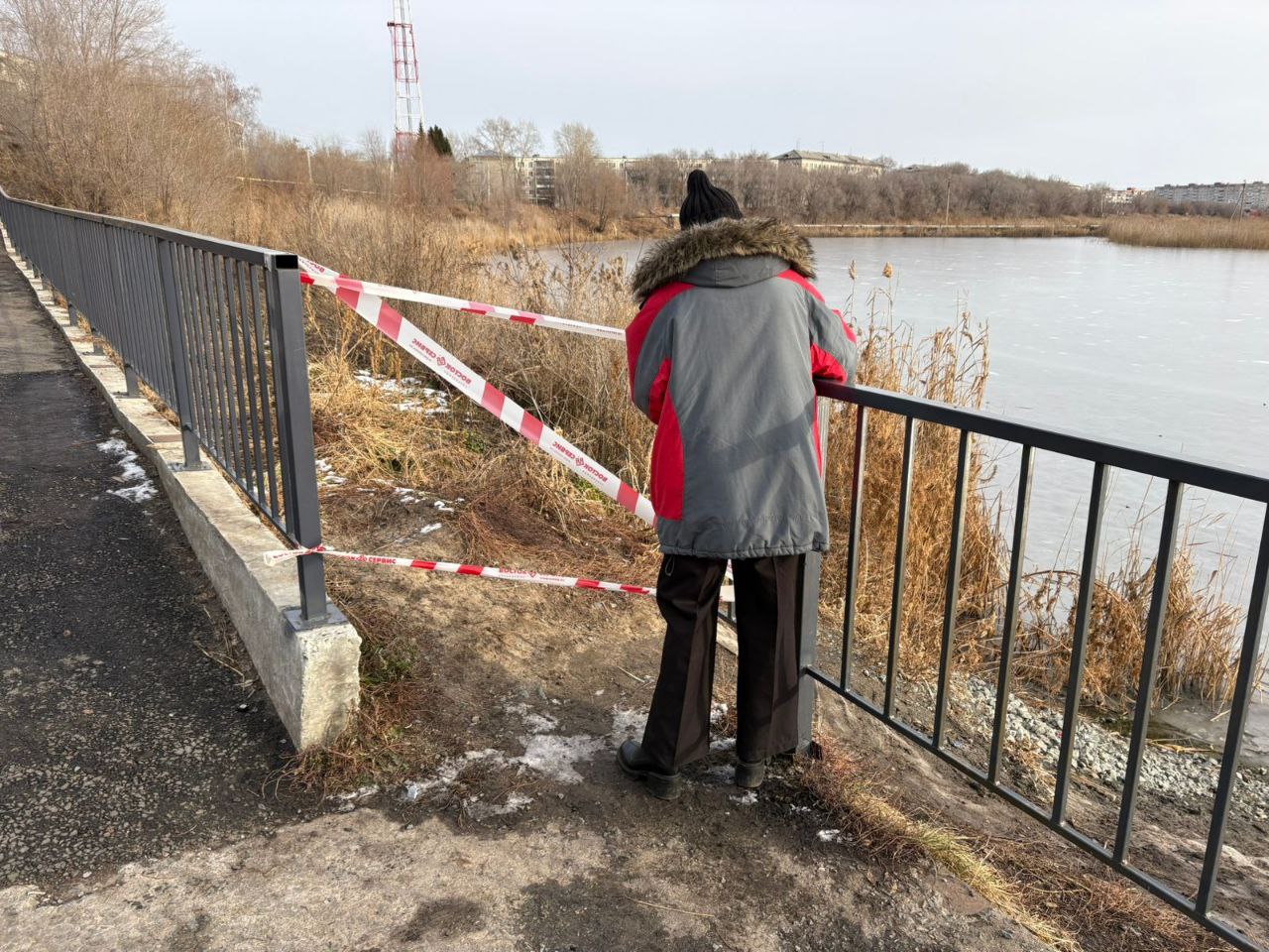 Беды удалось избежать. Сегодня, 13 ноября, в Кургане сотрудниками экстренной службы были предотвращены два инцидента на водных объектах, благодаря чему удалось избежать трагедий среди детей Беды удалось избежать. Сегодня, 13 ноября, в Кургане сотрудниками экстренной службы были предотвращены два инцидента на водных объектах, благодаря чему удалось избежать трагедий среди детей