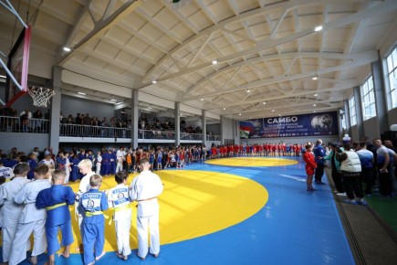 В Кургане 15 ноября на базе спортивного клуба "Медведь", отремонтированного по инициативе губернатора Курганской области Вадима Шумкова, пройдут соревнования по самбо среди юношей и девушек 14-16 лет