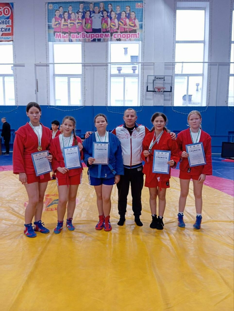 В Кургане 15 ноября на базе спортивного клуба "Медведь", отремонтированного по инициативе губернатора Курганской области Вадима Шумкова, пройдут соревнования по самбо среди юношей и девушек 14-16 лет В Кургане 15 ноября на базе спортивного клуба "Медведь", отремонтированного по инициативе губернатора Курганской области Вадима Шумкова, пройдут соревнования по самбо среди юношей и девушек 14-16 лет